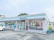 ファミリーマート　奈良鶴舞東町店まで600メートル