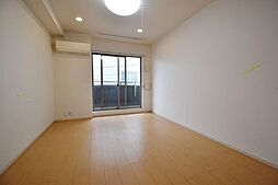 アザリアガーデン代沢 302 3階1Kのリビング/ダイニング