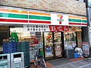 セブンイレブン 245m