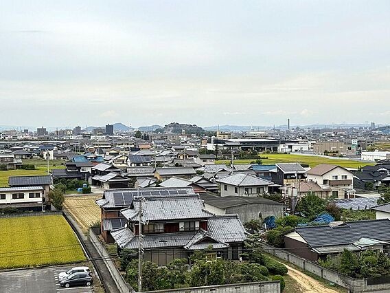 玄関を出ると、...