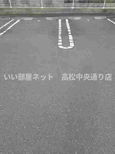 画像9:駐車場