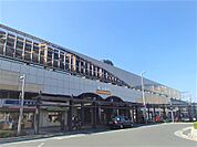 越谷駅（325m）