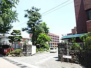 その他「日本大学国際関係学部まで2100m」