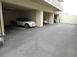 屋根付き駐車場