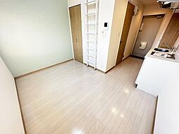 Hilltop杉田 202 2階ワンルームのリビング/ダイニング