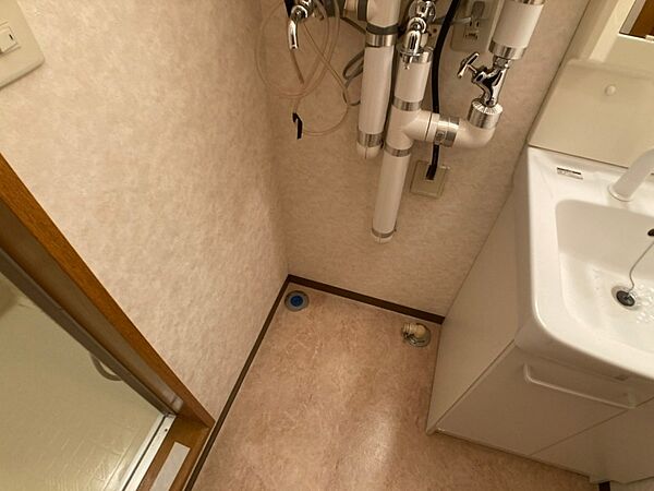 画像23:もちろん洗濯機置場は室内にあるので、いつでも洗濯できますよ〜