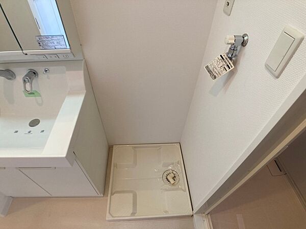 画像23:脱衣所には洗濯パンが設置されています。置き場所に困りません。