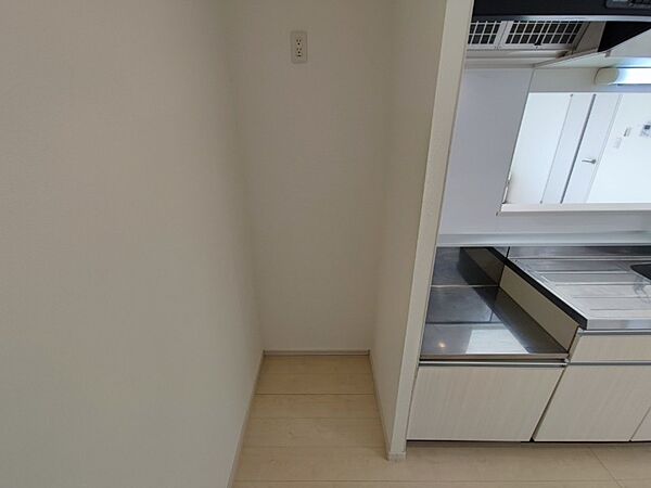画像25:こちらに冷蔵庫を置けます。調理時の動線もばっちり効率的。