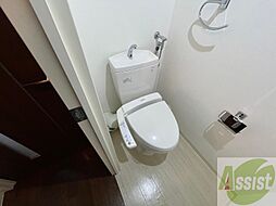 ウォシュレット機能がついたトイレ。安心して使用できますね。
