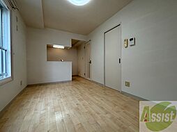 エヴァンスコート南円山 2階1LDKのリビング/ダイニング