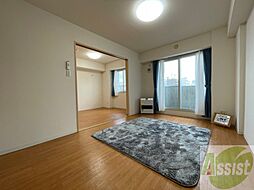 Treasure Court A 10階1LDKのリビング/ダイニング