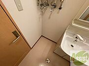 もちろん洗濯機置場は室内にあるので、いつでも洗濯できますよ
