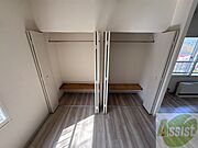 クローゼットがありました。お洋服や荷物はここへ