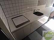 キッチンです。一人暮らしなら十分な大きさですね。