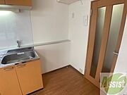 こちらに冷蔵庫を置けます。調理時の動線もばっちり効率的。