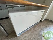 電気暖房です。冬場の寒い日でも安心ですね～ 