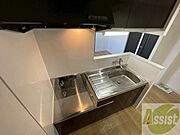 キッチンも別角度から。ご自身でコンロを設置できます。