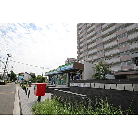 コンビニ「ファミリーマート豊成団地店まで120ｍ」