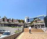 イオンモール北大路まで2800m 北大路駅と直結の大型スーパー。衣料品から食料品や生活雑貨も揃います。