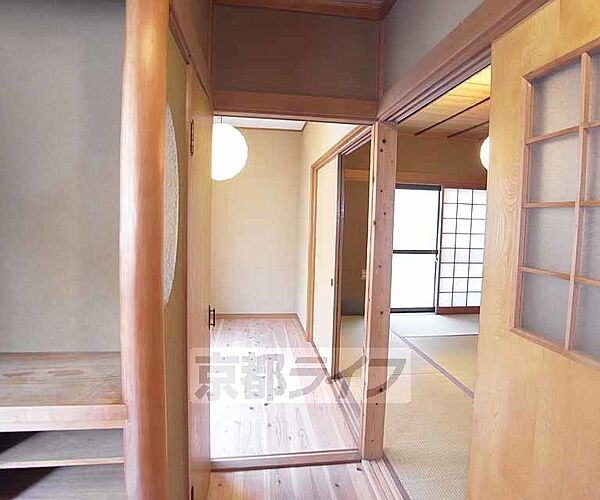 画像17:玄関から見た和室と洋室のお部屋。