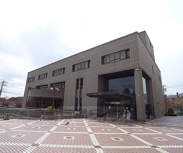 画像26:長岡京市立図書館まで980m 読み聞かせなどイベントも開催しています。