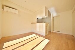 アペリア 101 1階1LDKのリビング/ダイニング