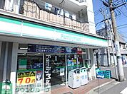 ファミリーマート小田本通り店 徒歩3分。コンビニ 210m