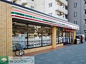 セブンイレブン鶴見市場富士見町店 徒歩3分。 190m
