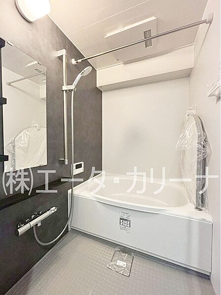 毎日の通勤時間を少しでも短縮したい会社員へ。大阪メトロ千日前線と今里筋線が乗り入れる今里駅まで徒歩６分の立地。２路線を利用できるため、万が一の遅延時にも別ルートを確保しやすく、交通利便性に優れています