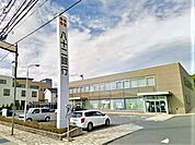 八十二銀行 小諸支店（851m）