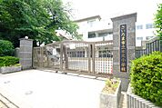 小学校 600m 本太小学校(・浦和区の緑豊かな閑静な住宅街で育ち、穏やかな心が芽生える小学校。)