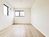 洋室：【洋室5.0帖】充実した生活は伸びやかな居室空間から始まります。快適に・伸びやかに。心の潤いを求める方々へ。