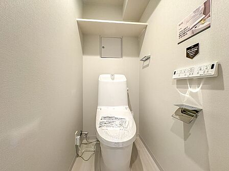 【トイレ】いつも清潔なスペースであってほしいのが毎日使うトイレです。掃除がしやすいのはもちろん、落ち着けるスペースとして機能することも大切です。