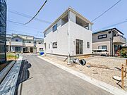 1号棟【外観】こちらの物件が少しでも気になるようでしたら、お気軽にお問合せください。人生でいちばん大きなお買い物ですので、ゆっくりご見学ください。ネット上の画像と実際の見学では、リアル感がま…