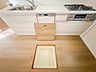 収納：【Underfloor storage-床下収納】キッチンの下には点検口を兼ね備えた床下収納がございます。