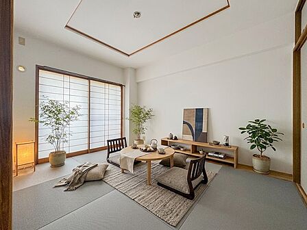 【和室6帖】和室を上手に活用すると暮らし方の幅が広がります。例えば普段は開け放して、子供の小さいうちはお昼寝や遊びのスペースに。畳はソフトなので転んでもケガをしにくく安心です。