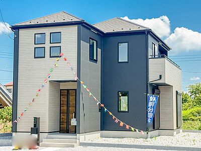 外観:【外観】家族の温かさと陽光の暖かさ、楽しい毎日と明るい未来を予感させる「空間が織り成すひとつ先の住み心地」を演出します。 外観:【外観】家族の温かさと陽光の暖かさ、楽しい毎日と明るい未来を予感させる「空間が織り成すひとつ先の住み心地」を演出します。