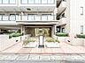 エントランス：【エントランス】その住居の第一印象となるのがエントランスホールです。訪問されたお客さまをやさしくお迎えします。エントランスホールは、いわば住居の顔です。