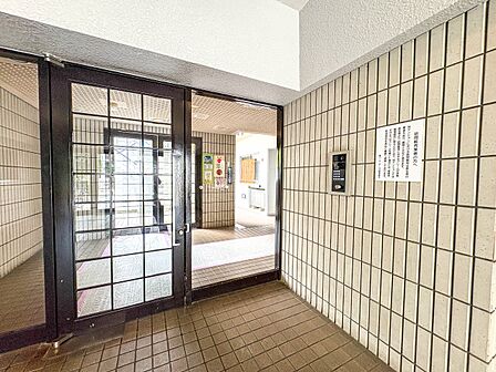 【エントランス】エントランス入口。