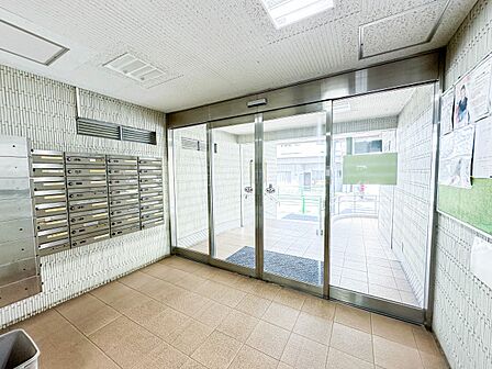 【エントランス】キレイに維持管理されたエントランス