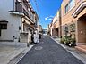 外観：【前面道路】車の通行が少ないので、静かな住環境を維持することができます。