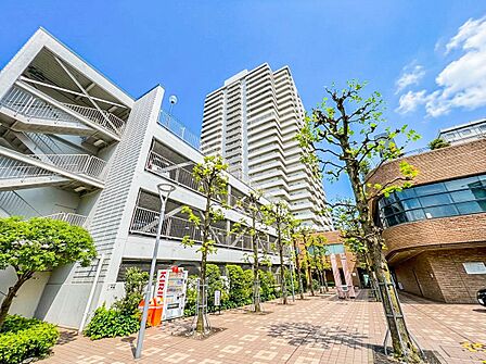 【外観】こちらの物件が少しでも気になるようでしたら、お気軽にお問合せください。人生でいちばん大きなお買い物ですので、ゆっくりご見学ください。ネット上の画像と実際の見学では、リアル感がまるで違…