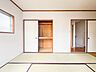 収納：【押入れ】和室には押入れもございます。布団なども十分入るスペースです。