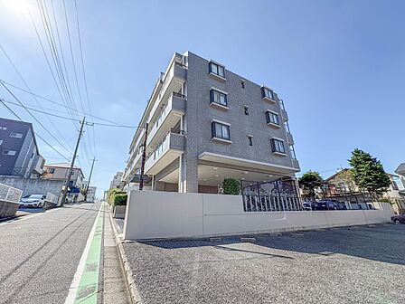 【外観】こちらの物件が少しでも気になるようでしたら、お気軽にお問合せください。人生でいちばん大きなお買い物ですので、ゆっくりご見学ください。ネット上の画像と実際の見学では、リアル感がまるで違…