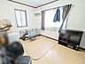 室内：フローリングは掃除がしやすい為、家事の時間短縮や清潔さを保ちやすいメリットが御座います。