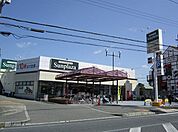 サンプラザはびきの伊賀店 徒歩11分。 860m