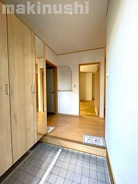 玄関を拡大表示