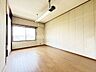 室内：近鉄南大阪線「河内松原」駅までは徒歩15分の立地！徒歩圏内にはスーパーバローもございます♪空家ですのでご内覧可能です！