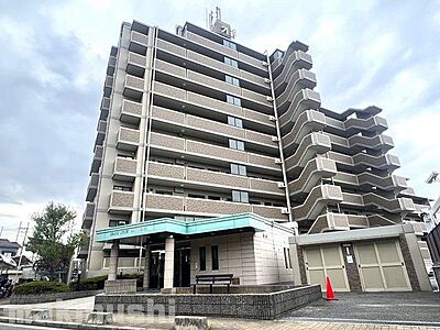 外観：南西バルコニーで陽当たりの良いお部屋です♪　オートロック式でセキュリティー面も安心！空家のためお気軽にご内覧いただけます♪