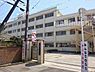 周辺：松原市立中央小学校 徒歩12分。 950m